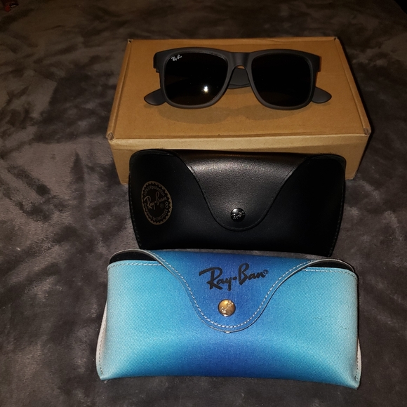 Ray-Ban Justin Sunglasses - Picture 2 of 3